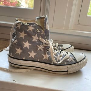 Star Converse size 8